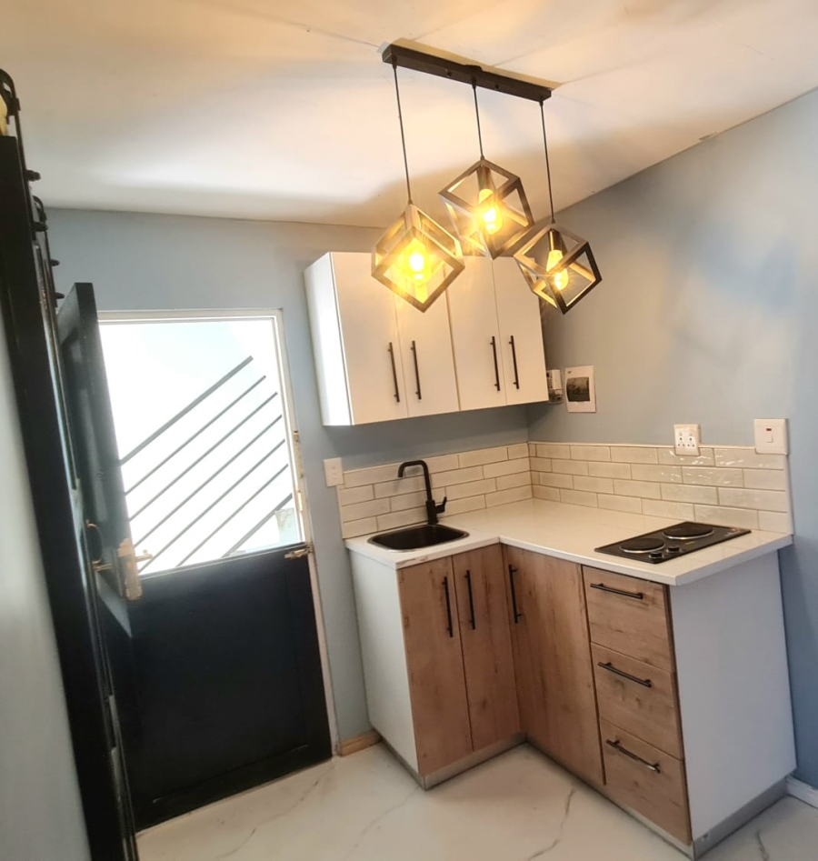 To Let 1 Bedroom Property for Rent in Camelot Western Cape